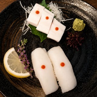 White tuna sushi (2pcs) / sashimi (3pcs)
