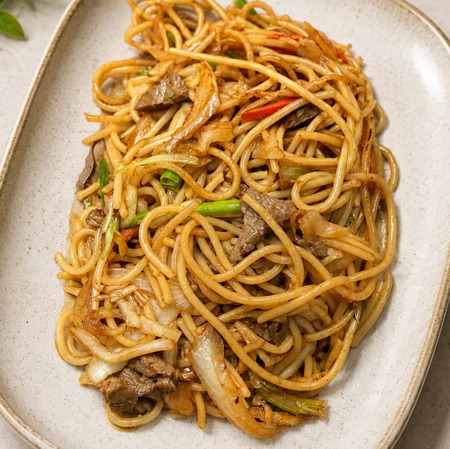 L1. Beef lo mein.