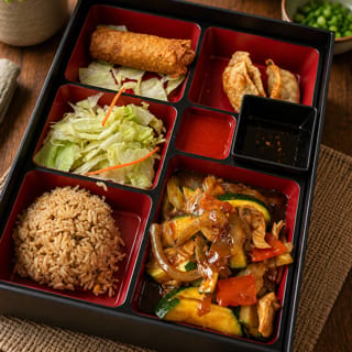 BB6. Kung pao chicken bento box