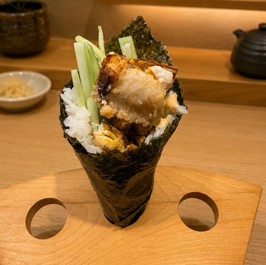 Spicy spider hand roll.