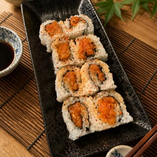 Spicy salmon roll