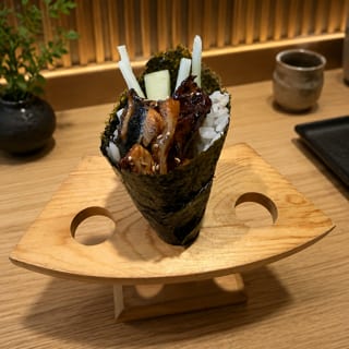 Unagi hand roll