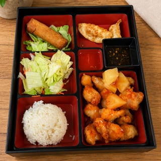 BB1. Sweet & sour chicken bento box