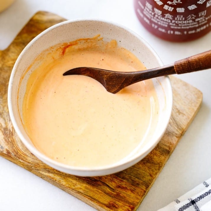 Spicy mayo sauce.