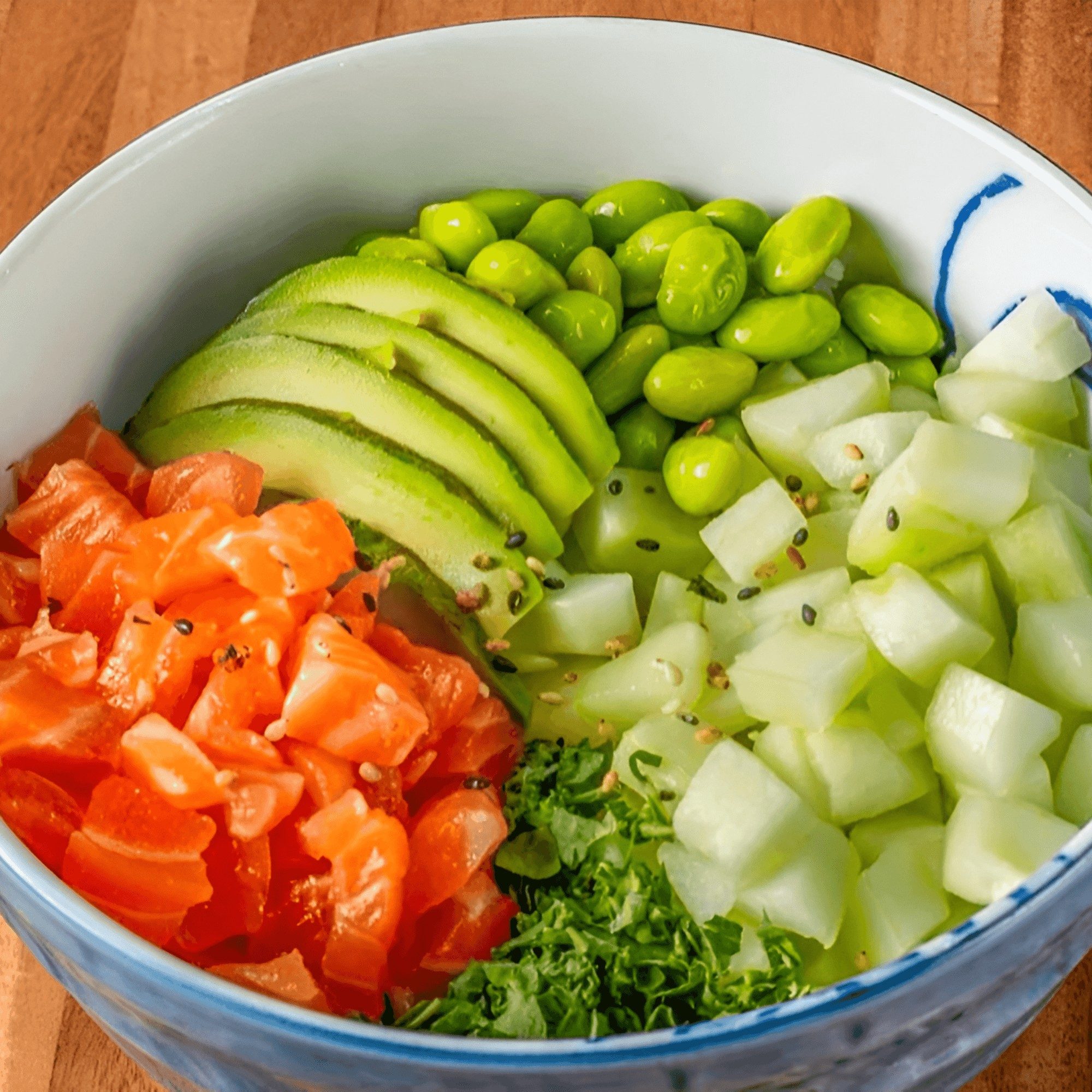 P3. Salmon poke bowl.