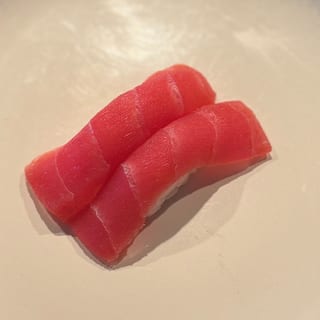 Tuna sushi (2pcs) / sashimi (3pcs)